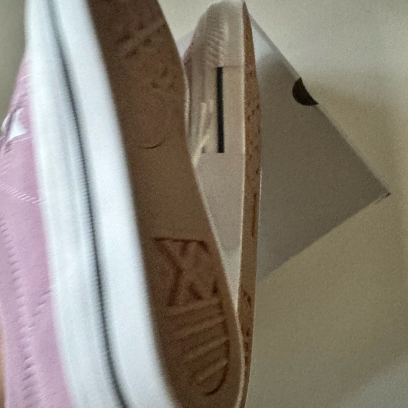 Brand new Urban outfitters pink converse 8.5 womens new in box - Picture 5 of 6